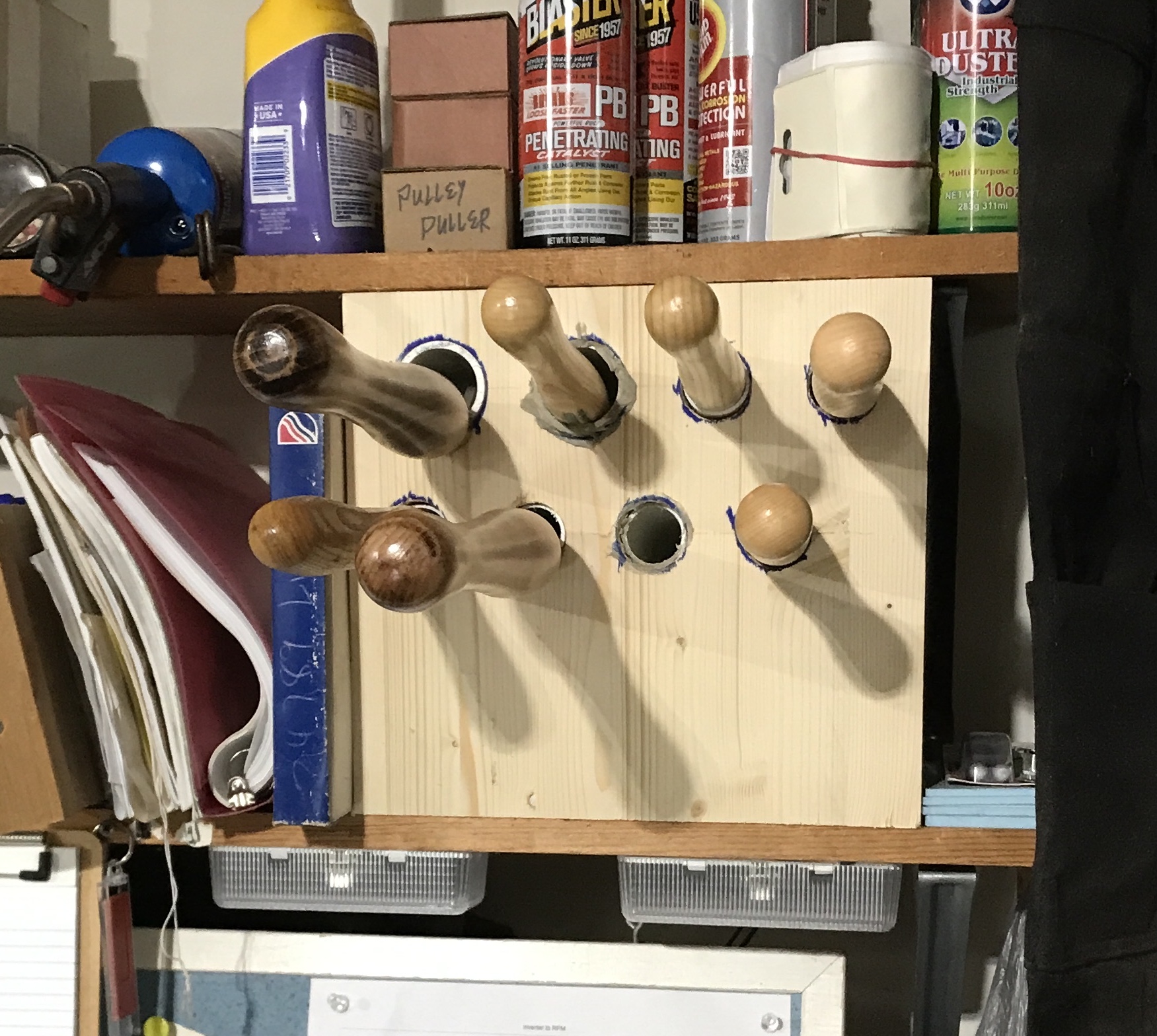 The woodturning tool holder with tools